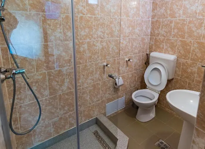 ゲストハウス Micul Golf ドウア・マ